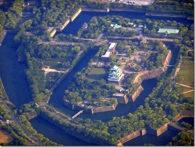 上空から見た大阪城