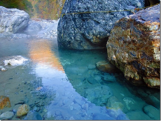 黒部渓谷トロッコ列車　鐘釣（かねつり）河原露天風呂