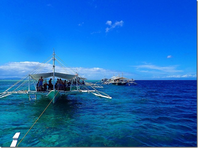 ヒルトゥガン島（Hilutangan Island）（フィリピン）　バンカーボート