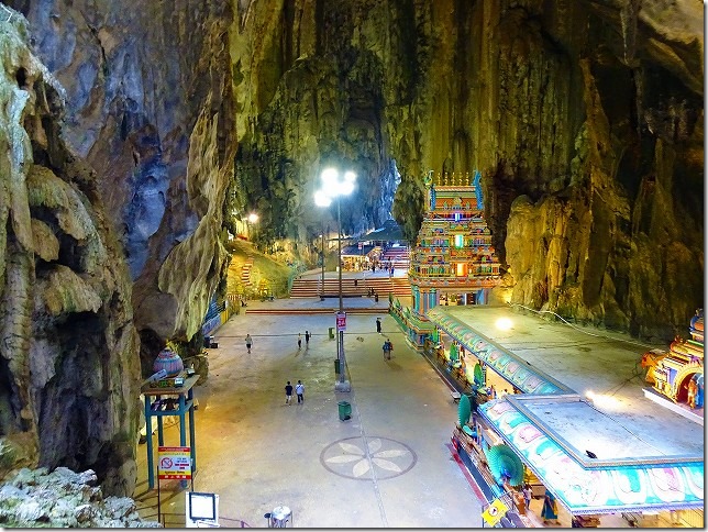 バトゥ洞窟（Batu Caves）　マレーシア